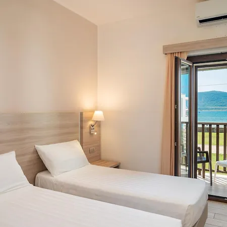 호텔 Portoconte 4*